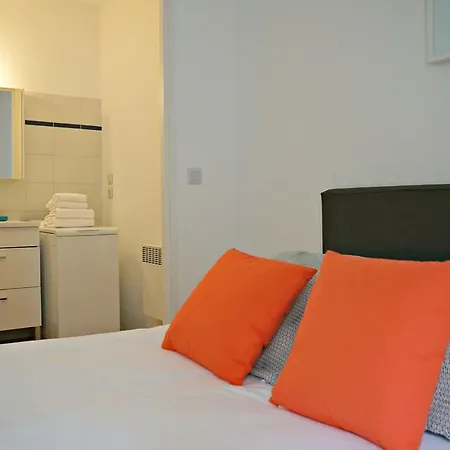Little - Deborah Apartment