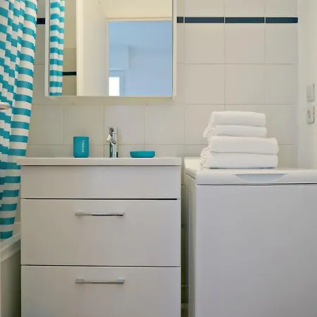 Little - Deborah Apartment *